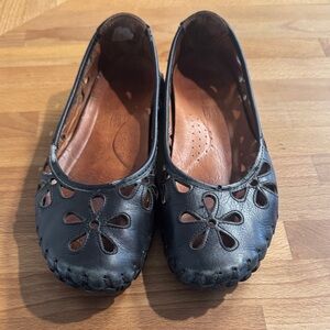 Women’s Black Floral Cutout Leather Flats